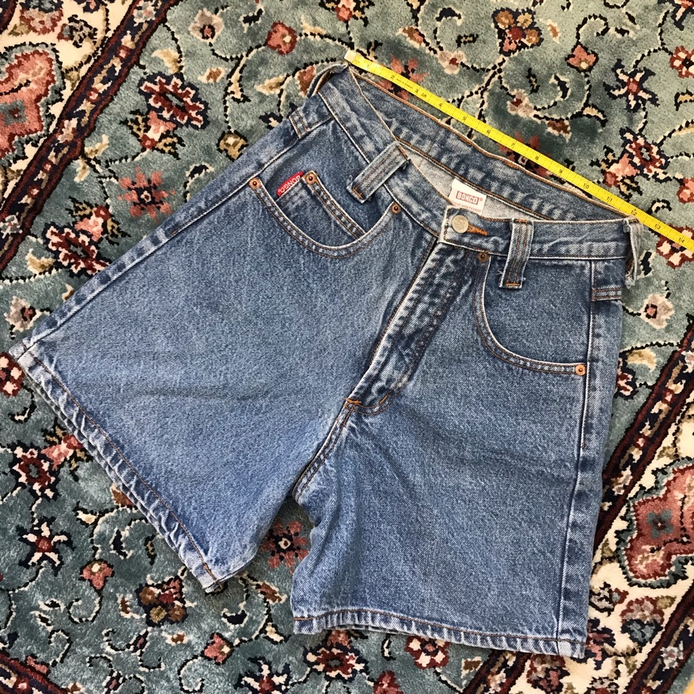 Vintage Medium-wash high waisted jean shorts-90s